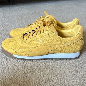 Puma Roma Women’s Size 9 sneakers